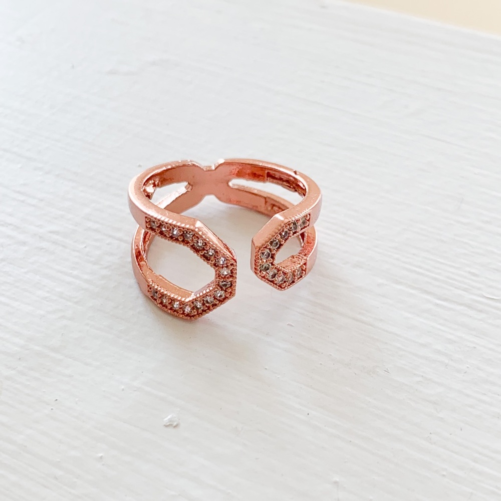 Rose gold minimalist style adjustable brass ring - Picture 1 of 3